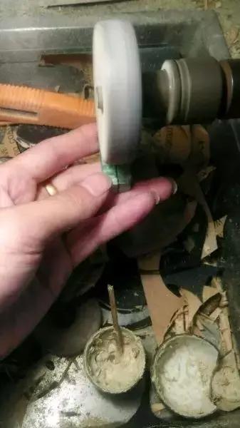 翡翠手镯戴在哪只手好,翡翠手镯抛光知识资料-第20张图片-翡翠网 翡翠手镯戴在哪只手好,翡翠手镯抛光知识资料-第20张图片-翡翠网