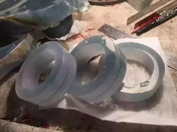 翡翠手镯戴在哪只手好,翡翠手镯抛光知识资料-第26张图片-翡翠网 翡翠手镯戴在哪只手好,翡翠手镯抛光知识资料-第26张图片-翡翠网