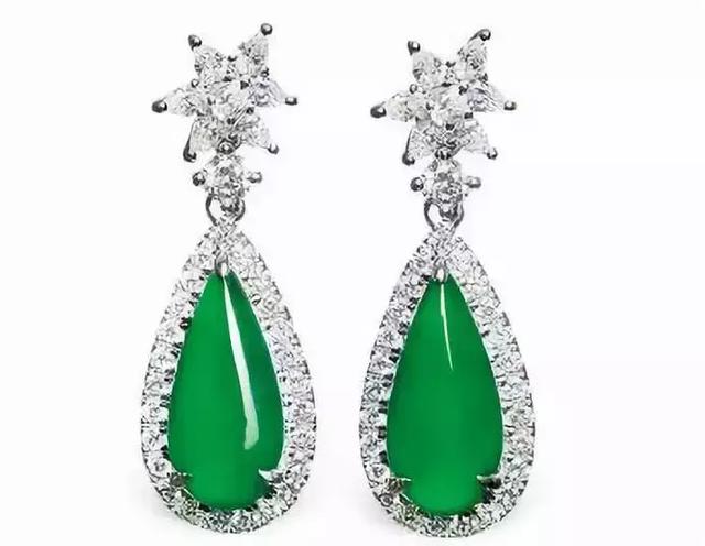 翡翠水滴手镯,假翡翠手镯特征-第11张图片-翡翠网 翡翠水滴手镯,假翡翠手镯特征-第11张图片-翡翠网