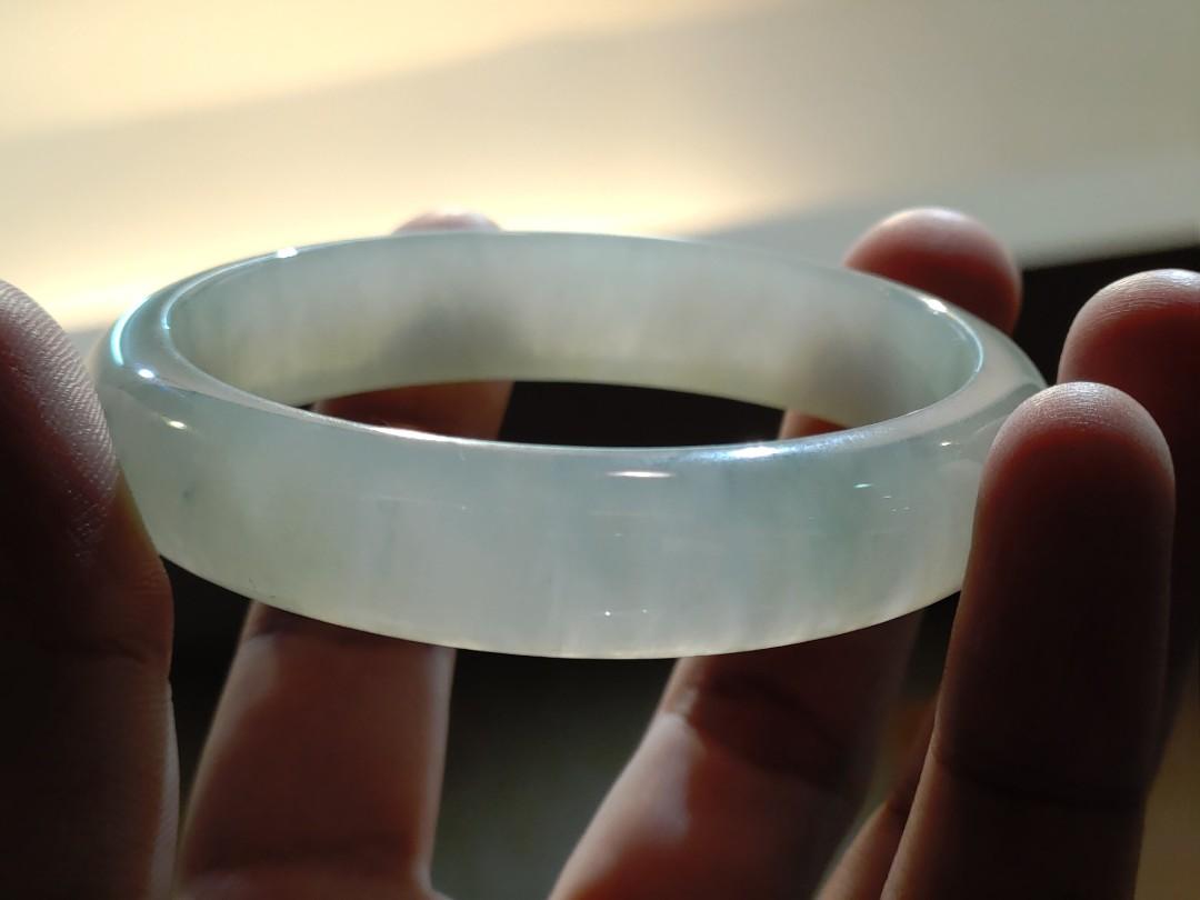 缅甸玉石价格和国内差多少钱,缅甸冰种翡翠手镯-第2张图片-翡翠网 缅甸玉石价格和国内差多少钱,缅甸冰种翡翠手镯-第2张图片-翡翠网