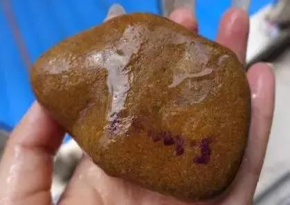 翡翠原石毛料特点,翡翠原石产地是哪里-第5张图片-翡翠网 翡翠原石毛料特点,翡翠原石产地是哪里-第5张图片-翡翠网