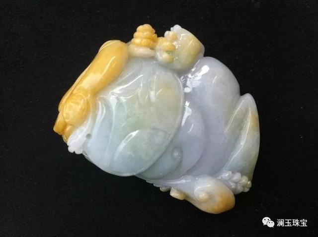 原石做的翡翠手镯有点裂,春色翡翠原石裂多吗-第4张图片-翡翠网 原石做的翡翠手镯有点裂,春色翡翠原石裂多吗-第4张图片-翡翠网