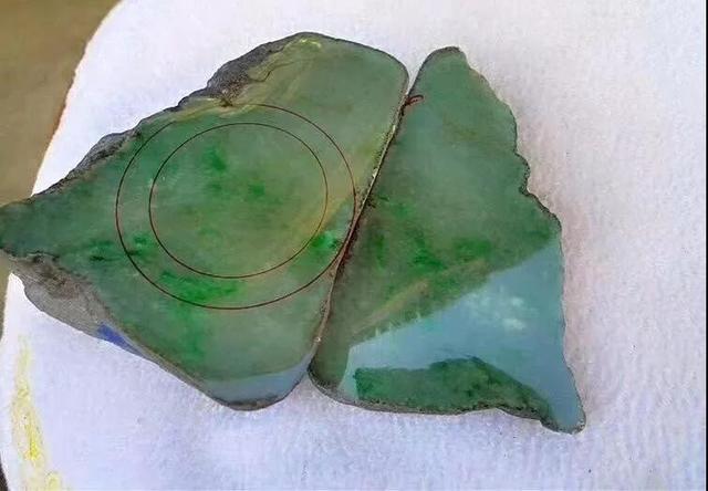 绿色冰种翡翠手镯,糯冰种翡翠值钱吗-第2张图片-翡翠网 绿色冰种翡翠手镯,糯冰种翡翠值钱吗-第2张图片-翡翠网