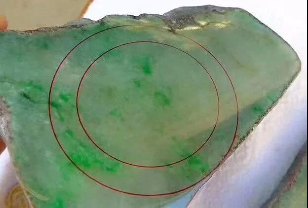 绿色冰种翡翠手镯,糯冰种翡翠值钱吗-第3张图片-翡翠网 绿色冰种翡翠手镯,糯冰种翡翠值钱吗-第3张图片-翡翠网