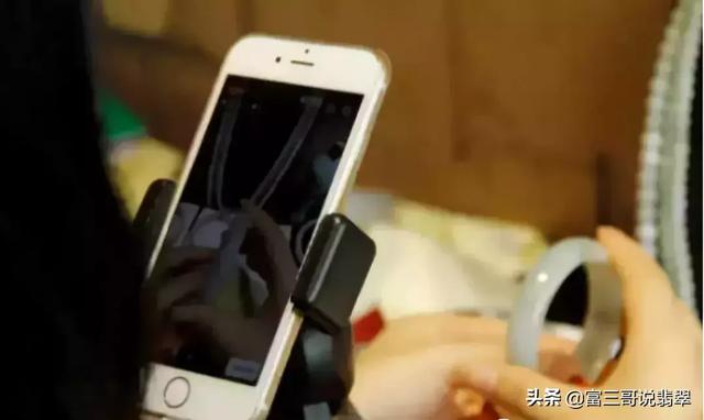 怎么看翡翠镯子,翡翠手镯发帖的相关知识-第12张图片-翡翠网 怎么看翡翠镯子,翡翠手镯发帖的相关知识-第12张图片-翡翠网