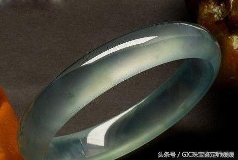 女人带翡翠手镯怎么戴翡翠手镯-第5张图片-翡翠网 女人带翡翠手镯怎么戴翡翠手镯-第5张图片-翡翠网