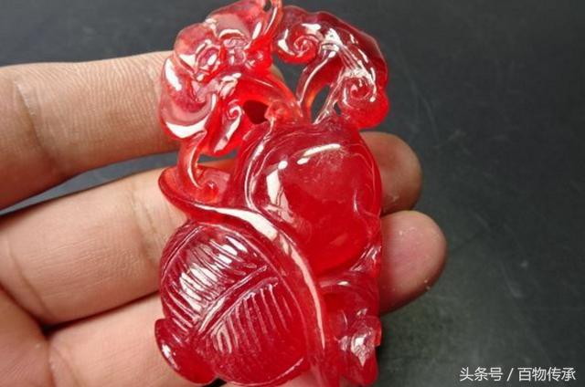 古董翡翠花件价格,捡漏古玩赌石买四合院-第1张图片-翡翠网 古董翡翠花件价格,捡漏古玩赌石买四合院-第1张图片-翡翠网