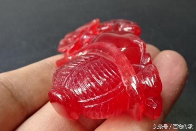 古董翡翠花件价格,捡漏古玩赌石买四合院-第3张图片-翡翠网 古董翡翠花件价格,捡漏古玩赌石买四合院-第3张图片-翡翠网