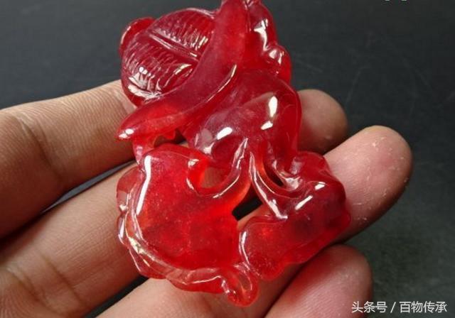 古董翡翠花件价格,捡漏古玩赌石买四合院-第4张图片-翡翠网 古董翡翠花件价格,捡漏古玩赌石买四合院-第4张图片-翡翠网