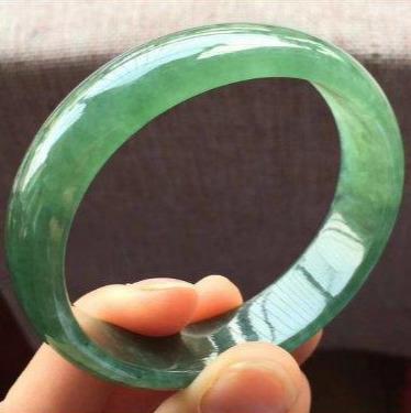 白底青翡翠无事牌价格及图片塔青平安无事牌吊坠-第4张图片-翡翠网 白底青翡翠无事牌价格及图片塔青平安无事牌吊坠-第4张图片-翡翠网