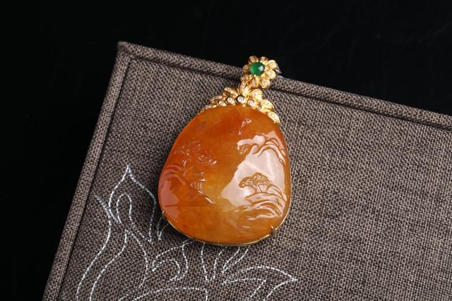 翡翠手镯棉絮会带没吗,翡翠越带棉絮越多-第2张图片-翡翠网 翡翠手镯棉絮会带没吗,翡翠越带棉絮越多-第2张图片-翡翠网