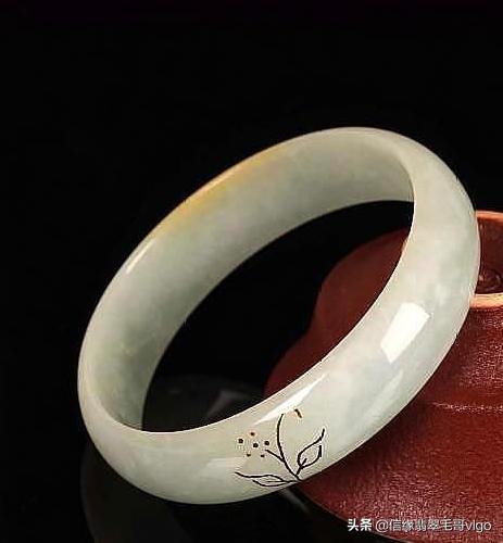 碎翡翠手镯,玉镯碎了怎么办-第1张图片-翡翠网 碎翡翠手镯,玉镯碎了怎么办-第1张图片-翡翠网