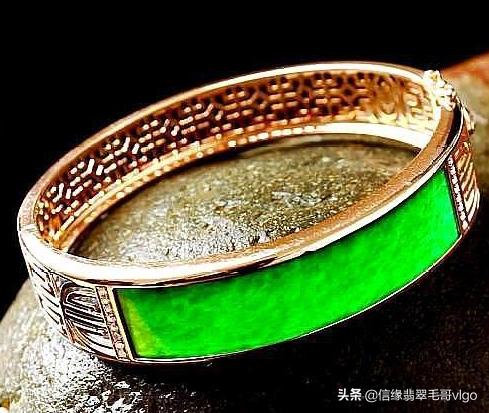 碎翡翠手镯,玉镯碎了怎么办-第3张图片-翡翠网 碎翡翠手镯,玉镯碎了怎么办-第3张图片-翡翠网