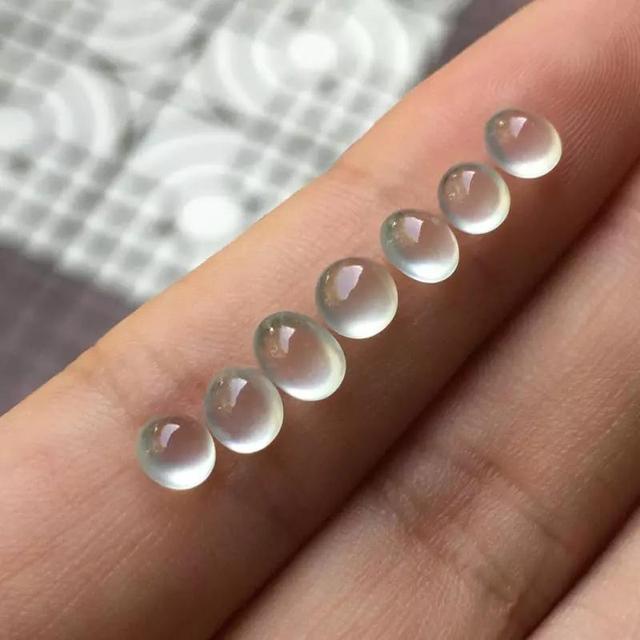 木纳种翡翠手镯,木纳种翡翠手镯特点-第5张图片-翡翠网 木纳种翡翠手镯,木纳种翡翠手镯特点-第5张图片-翡翠网