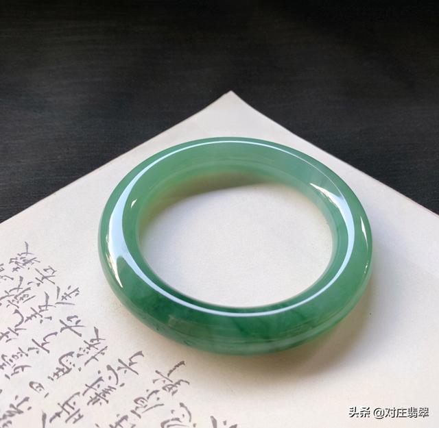 冰种翡翠手镯白底墨绿翡翠手镯-第6张图片-翡翠网 冰种翡翠手镯白底墨绿翡翠手镯-第6张图片-翡翠网