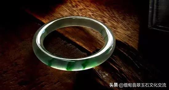 翡翠镯子报价如何介绍翡翠手镯-第59张图片-翡翠网 翡翠镯子报价如何介绍翡翠手镯-第59张图片-翡翠网