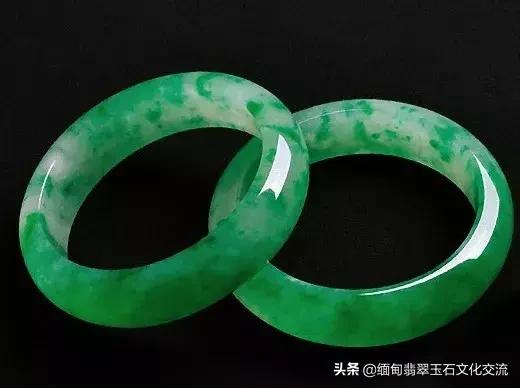 翡翠镯子报价如何介绍翡翠手镯-第76张图片-翡翠网 翡翠镯子报价如何介绍翡翠手镯-第76张图片-翡翠网