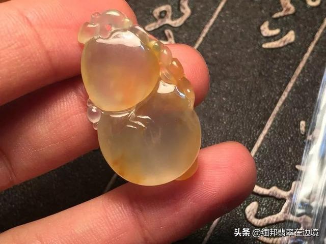 黄盐沙翡翠原石视频台湾翡翠原石翻沙-第7张图片-翡翠网 黄盐沙翡翠原石视频台湾翡翠原石翻沙-第7张图片-翡翠网
