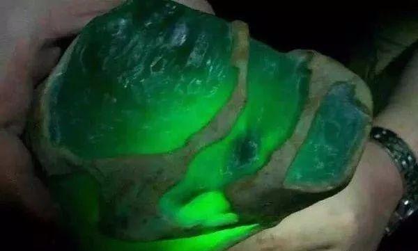 翡翠原石奇迹视频翡翠原石哪有-第3张图片-翡翠网 翡翠原石奇迹视频翡翠原石哪有-第3张图片-翡翠网