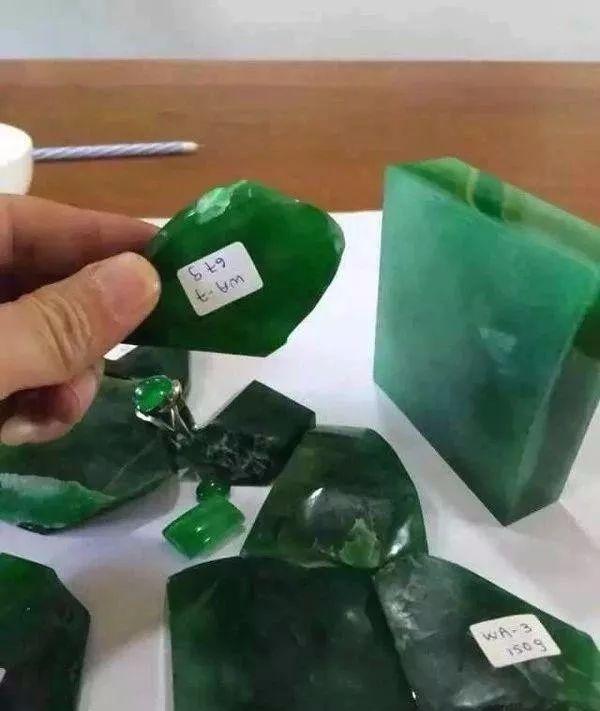 翡翠原石奇迹视频翡翠原石哪有-第7张图片-翡翠网 翡翠原石奇迹视频翡翠原石哪有-第7张图片-翡翠网
