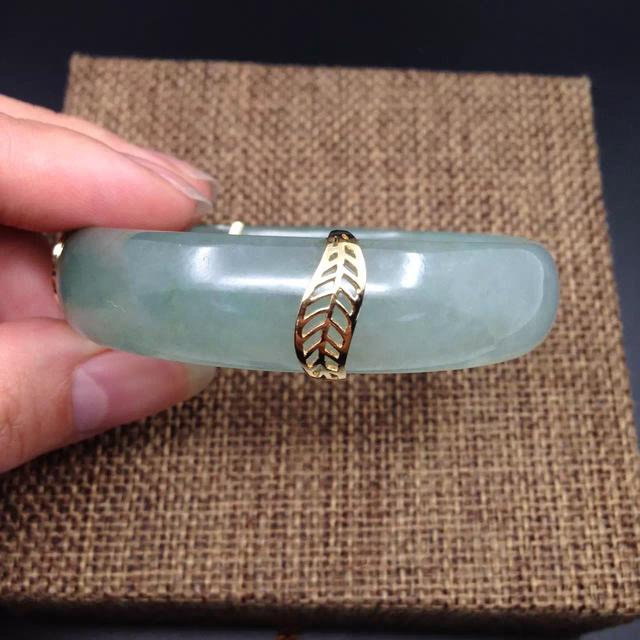 翡翠断手镯镶嵌图片,翡翠手镯镶嵌-第9张图片-翡翠网 翡翠断手镯镶嵌图片,翡翠手镯镶嵌-第9张图片-翡翠网