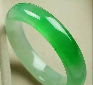 翡翠手镯棉絮能散开吗,玉镯棉絮多是什么意思-第7张图片-翡翠网 翡翠手镯棉絮能散开吗,玉镯棉絮多是什么意思-第7张图片-翡翠网