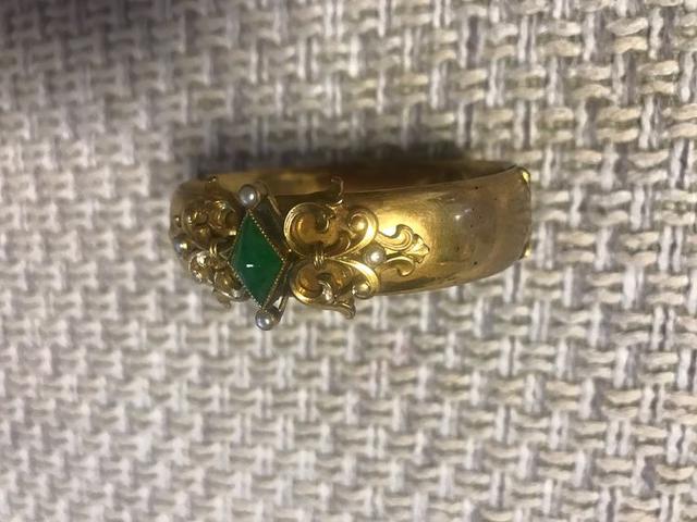 银手镯镶嵌蝴蝶宝石翡翠新疆哪里买和田玉-第3张图片-翡翠网 银手镯镶嵌蝴蝶宝石翡翠新疆哪里买和田玉-第3张图片-翡翠网