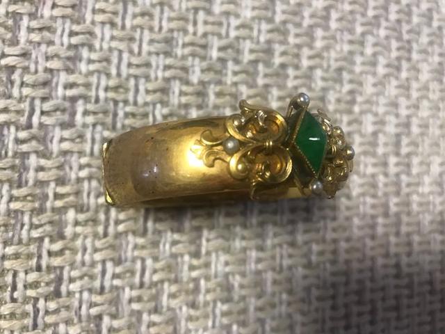 银手镯镶嵌蝴蝶宝石翡翠新疆哪里买和田玉-第10张图片-翡翠网 银手镯镶嵌蝴蝶宝石翡翠新疆哪里买和田玉-第10张图片-翡翠网