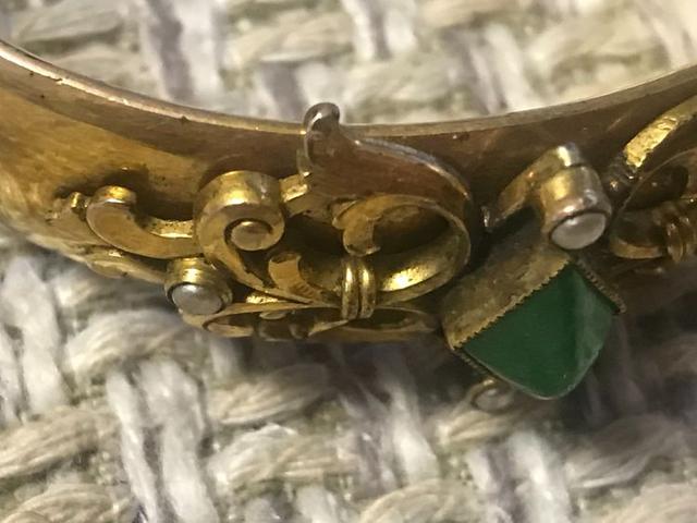 银手镯镶嵌蝴蝶宝石翡翠新疆哪里买和田玉-第11张图片-翡翠网 银手镯镶嵌蝴蝶宝石翡翠新疆哪里买和田玉-第11张图片-翡翠网