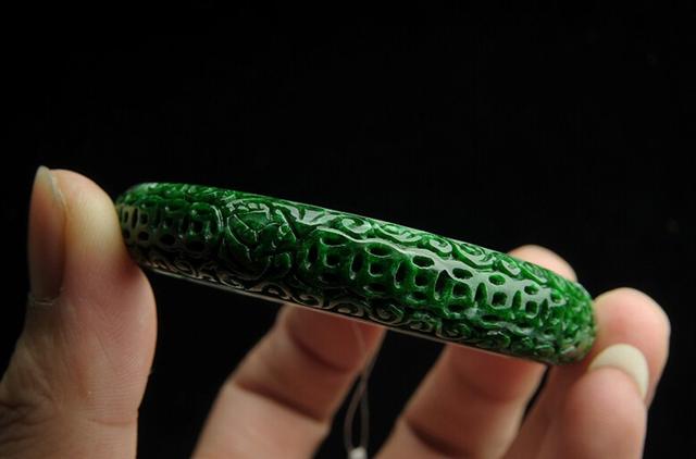 铁龙生纤维柱状翡翠原石铁龙生翡翠原石价格-第5张图片-翡翠网 铁龙生纤维柱状翡翠原石铁龙生翡翠原石价格-第5张图片-翡翠网