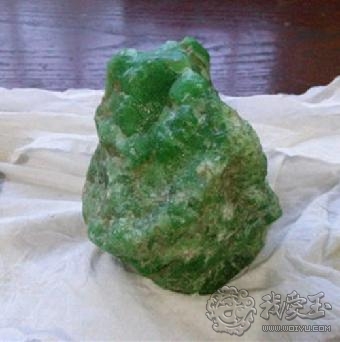 包含云南高冰种翡翠原石毛料的词条-第1张图片-翡翠网 包含云南高冰种翡翠原石毛料的词条-第1张图片-翡翠网