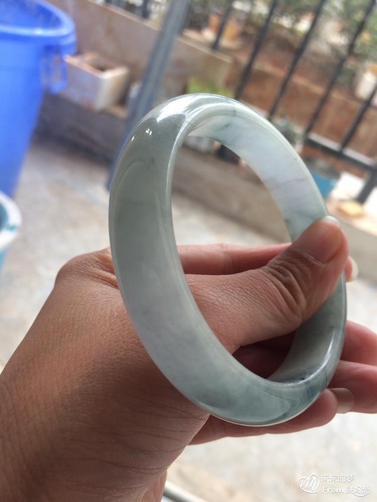 翡翠手镯有裂,翡翠手镯裂纹图片-第2张图片-翡翠网 翡翠手镯有裂,翡翠手镯裂纹图片-第2张图片-翡翠网