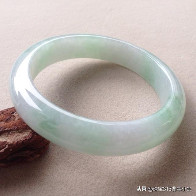 翡翠种水等级划分图翡翠手镯种水分类图-第2张图片-翡翠网 翡翠种水等级划分图翡翠手镯种水分类图-第2张图片-翡翠网