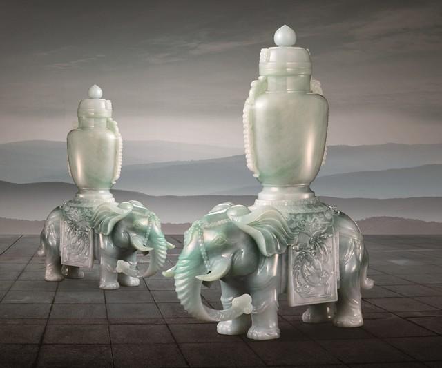 玻璃种帝王绿12亿翡翠原石创新-第4张图片-翡翠网 玻璃种帝王绿12亿翡翠原石创新-第4张图片-翡翠网