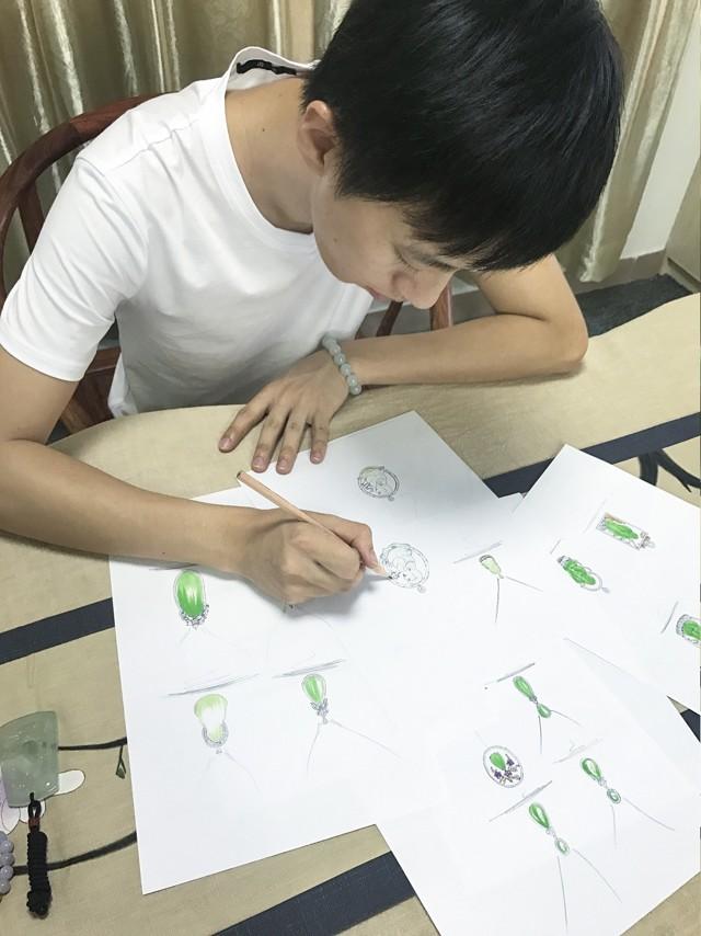 玻璃种帝王绿12亿翡翠原石创新-第8张图片-翡翠网 玻璃种帝王绿12亿翡翠原石创新-第8张图片-翡翠网