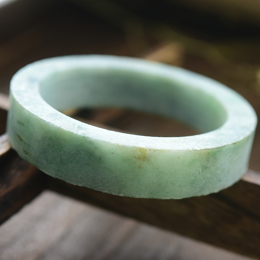 翡翠手镯坯出售,翡翠手镯戴在哪只手好-第2张图片-翡翠网 翡翠手镯坯出售,翡翠手镯戴在哪只手好-第2张图片-翡翠网