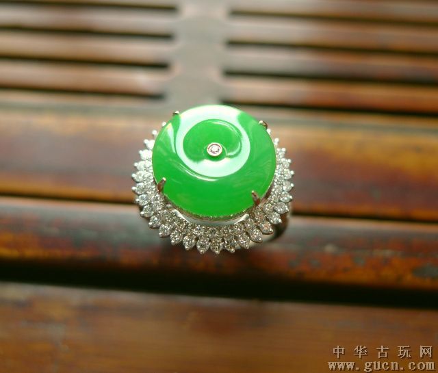 翡翠玉戒指的价格图片,戒指戴翡翠的好还是玉的好-第2张图片-翡翠网 翡翠玉戒指的价格图片,戒指戴翡翠的好还是玉的好-第2张图片-翡翠网