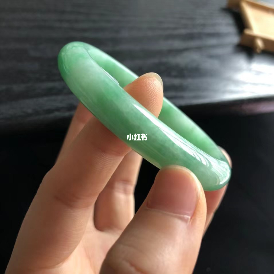 和田玉手镯编号查询,翡翠手镯手号-第2张图片-翡翠网 和田玉手镯编号查询,翡翠手镯手号-第2张图片-翡翠网