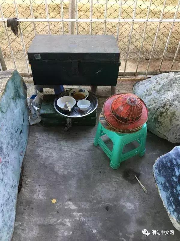 便宜的翡翠手镯1万左右翡翠手镯图片-第6张图片-翡翠网 便宜的翡翠手镯1万左右翡翠手镯图片-第6张图片-翡翠网