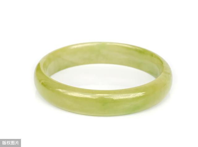 翡翠原石哪里买,翡翠原石的作用与用途-第4张图片-翡翠网 翡翠原石哪里买,翡翠原石的作用与用途-第4张图片-翡翠网