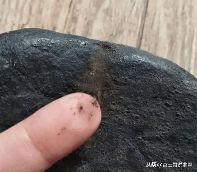 翡翠原石赌石直播卖场翡翠原石直播间-第4张图片-翡翠网 翡翠原石赌石直播卖场翡翠原石直播间-第4张图片-翡翠网