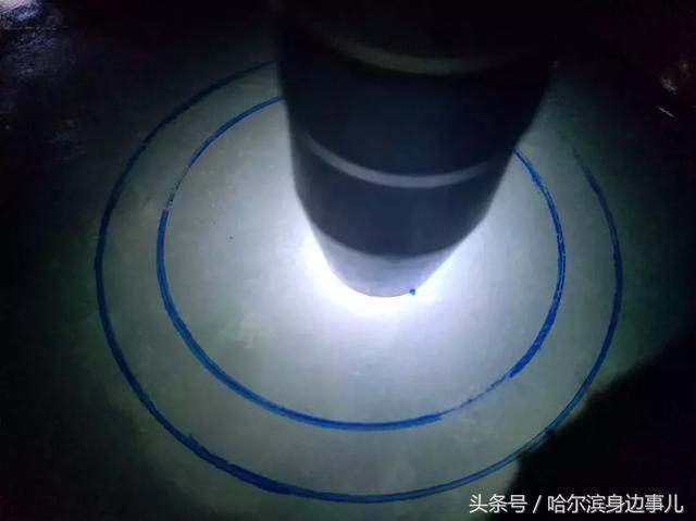 冰透翡翠手镯荧光翡翠镯子鉴别-第4张图片-翡翠网 冰透翡翠手镯荧光翡翠镯子鉴别-第4张图片-翡翠网