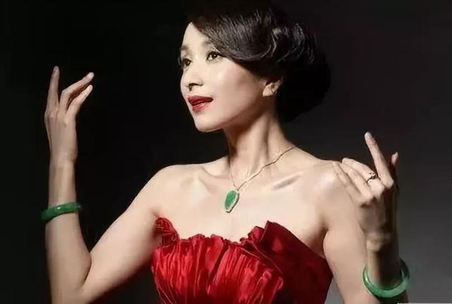 二万元能买什么翡翠手镯翡翠手镯二-第5张图片-翡翠网 二万元能买什么翡翠手镯翡翠手镯二-第5张图片-翡翠网