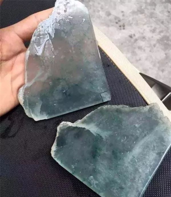 冰种翡翠市场价格大概多少,冰种翡翠价格一般在多少-第2张图片-翡翠网 冰种翡翠市场价格大概多少,冰种翡翠价格一般在多少-第2张图片-翡翠网