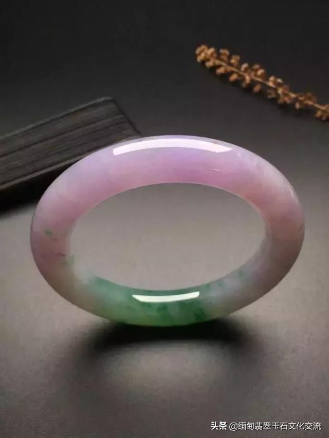 2万的翡翠手镯翡翠手镯血-第17张图片-翡翠网 2万的翡翠手镯翡翠手镯血-第17张图片-翡翠网