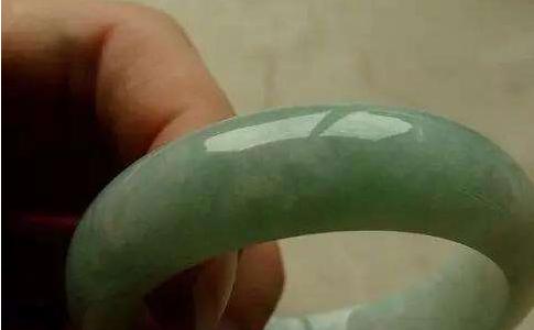翡翠手镯检测,周大福翡翠性价比怎样-第3张图片-翡翠网 翡翠手镯检测,周大福翡翠性价比怎样-第3张图片-翡翠网