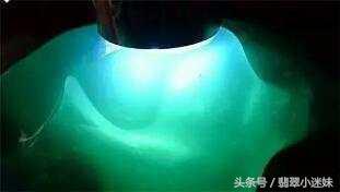 冰种翡翠原石打灯冰种原石打灯表现-第15张图片-翡翠网 冰种翡翠原石打灯冰种原石打灯表现-第15张图片-翡翠网