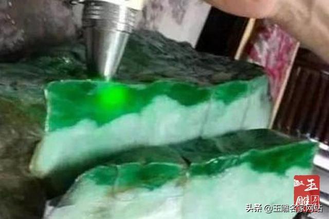 翡翠赌石专业知识翡翠赌石口诀技巧-第2张图片-翡翠网 翡翠赌石专业知识翡翠赌石口诀技巧-第2张图片-翡翠网