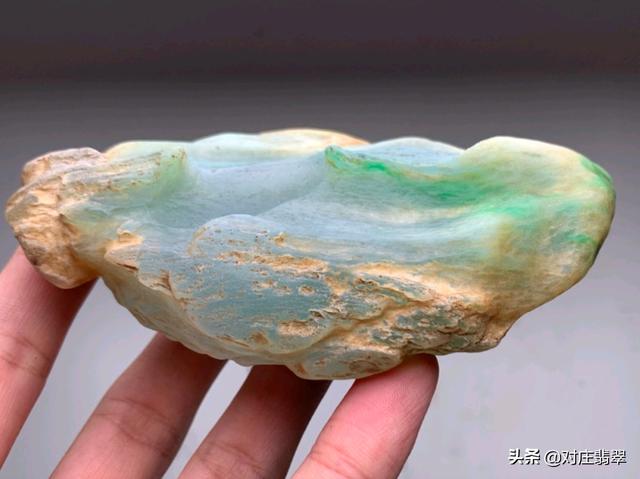 红色翡翠原石,江苏高冰翡翠原石-第4张图片-翡翠网 红色翡翠原石,江苏高冰翡翠原石-第4张图片-翡翠网