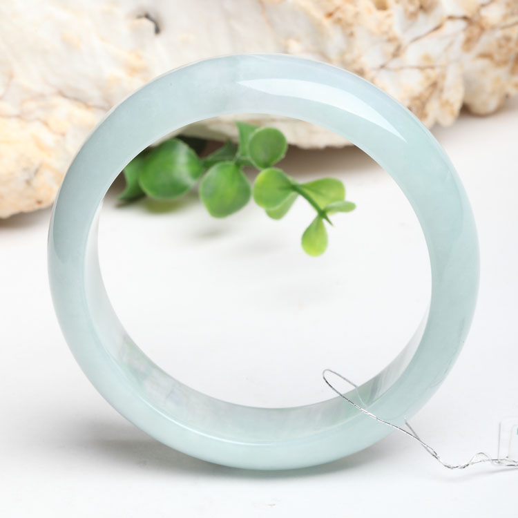 翡翠豆色手镯,粗豆种翡翠手镯图片-第2张图片-翡翠网 翡翠豆色手镯,粗豆种翡翠手镯图片-第2张图片-翡翠网